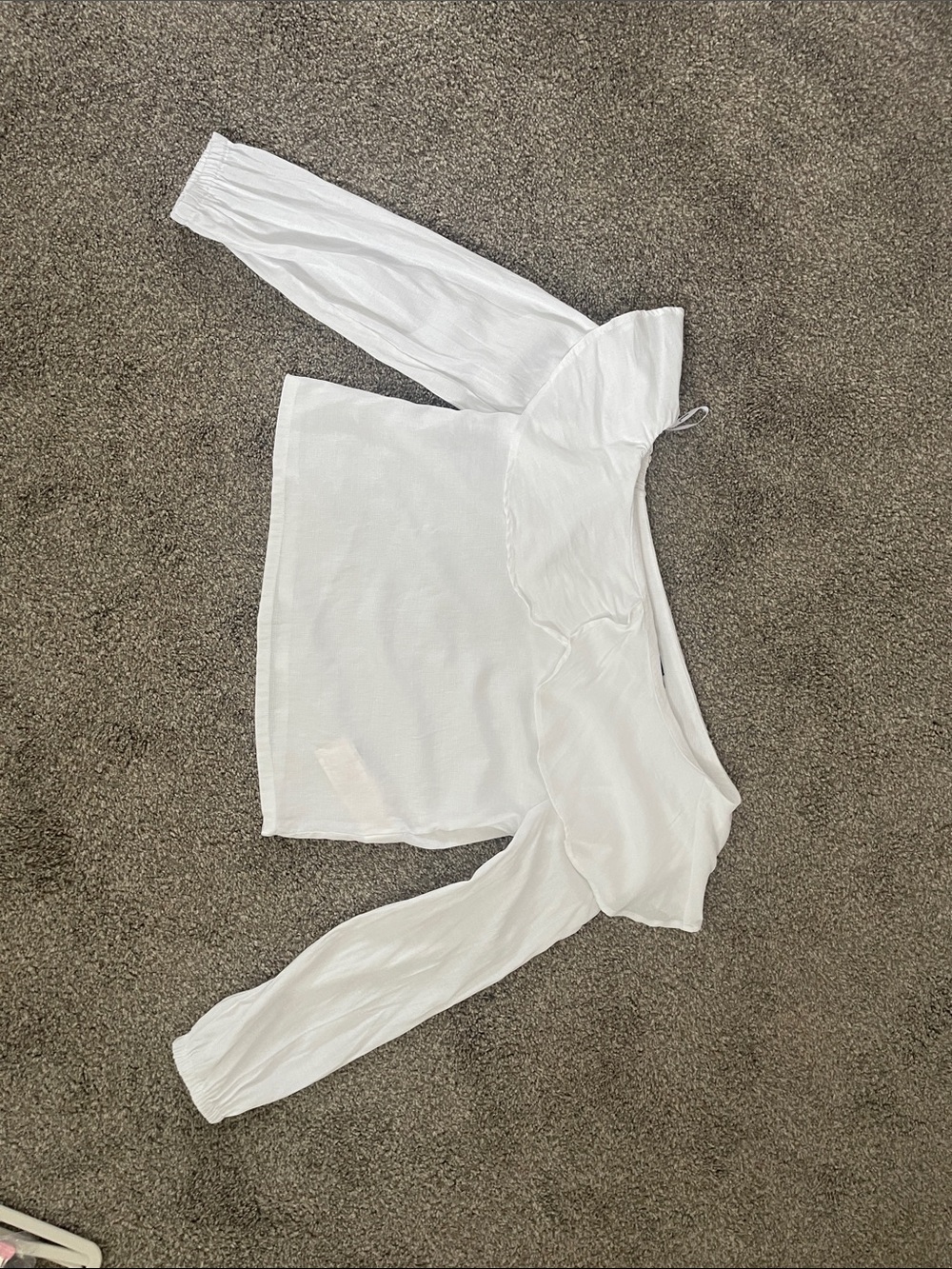 Women’s low shoulder White Long-Sleeve Top